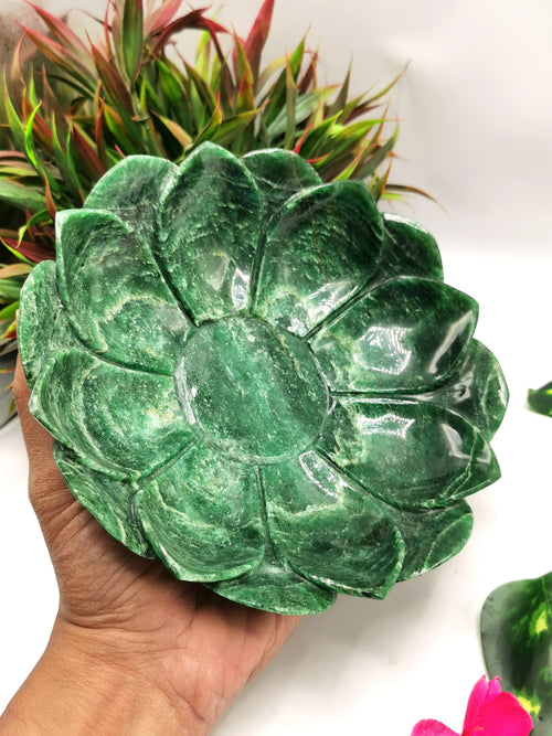 Exotic green aventurine hand carved lotus bowls - 7 inches diameter and 560 gms (1.23 lb) - ONE BOWL ONLY