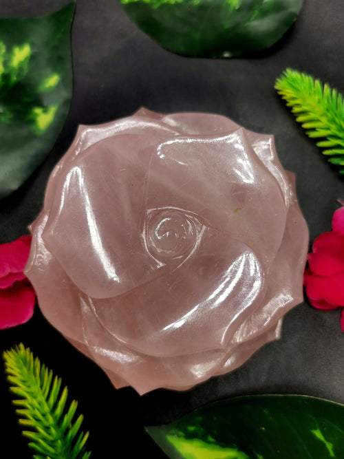 Rose Flower carving in Rose Quartz hand carved  - crystal/gemstone/reiki/chakra/healing - ONE PIECE ONLY - 3.5 inches and 465 gms (1.02 lb)