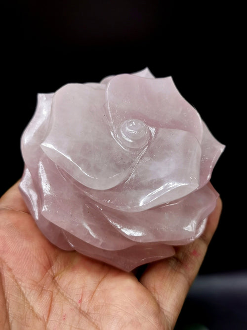 Rose Quartz gemstone / crystal hand carved rose flower carvings - crystal/gemstone/reiki/chakra/healing - ONE PIECE ONLY - 3.5 inches and 370 gms (0.81 lb)