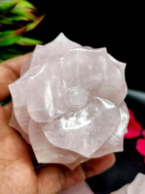 Rose Quartz gemstone / crystal hand carved rose flower carvings - crystal/gemstone/reiki/chakra/healing - ONE PIECE ONLY - 3.5 inches and 370 gms (0.81 lb)