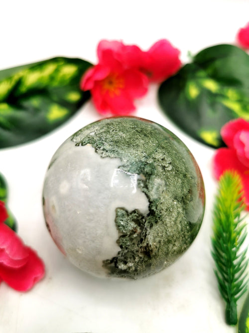 Sphere - Moss Agate stone - Crystal Healing - 2.5 inches (6.25 cms) diameter and 245 gms (0.54 lb)