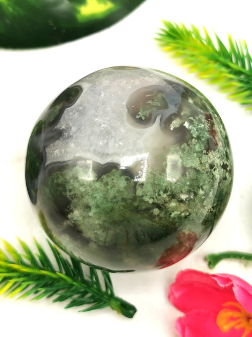 Spheres - Amazing natural Moss Agate stone sphere/ball - Energy/Reiki/Crystal Healing - 2.5 inches (6.25 cms) diameter and 240 gms (0.53 lb)