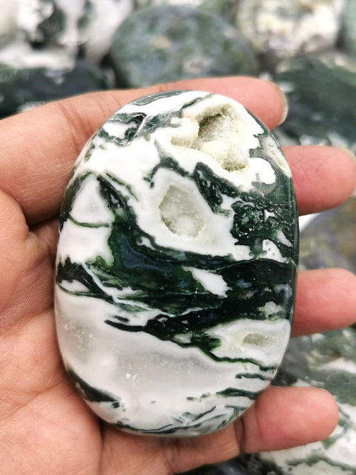 Natural Moss Agate palm stones - ONE PIECE ONLY - crystal/chakra/reiki/healing - 3 inches and 130 gms weight