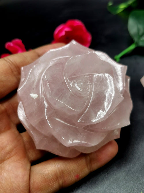 Rose Quartz crystal hand carved rose flower carvings - crystal/gemstone/reiki/chakra/healing - ONE PIECE ONLY - 3 inches and 210 gms (0.46 lb)