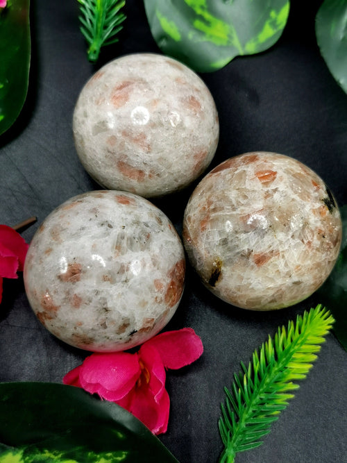 Sunstone stone sphere/ball - Energy/Reiki/Crystal Healing - 2 inches (5 cms) diameter and 170 gms - ONE PIECE ONLY