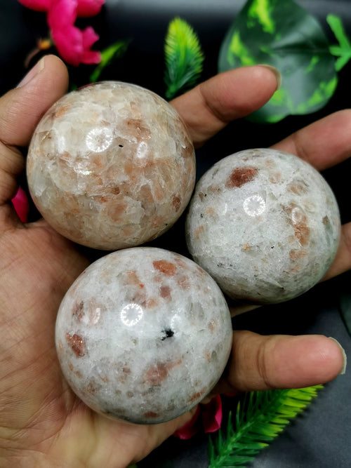 Sunstone stone sphere/ball - Energy/Reiki/Crystal Healing - 2 inches (5 cms) diameter and 170 gms - ONE PIECE ONLY