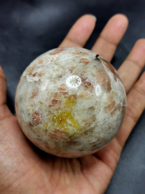 Natural sunstone stone sphere - Energy/Reiki/Crystal Healing - 3 inches (7.5 cms) diameter and 470 gms - ONE PIECE ONLY
