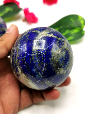 Amazing natural Lapis Lazuli stone sphere/ball - Energy/Reiki/Crystal Healing - 2.5 in (6.25 cms) diameter and 440 gms - ONE PIECE ONLY