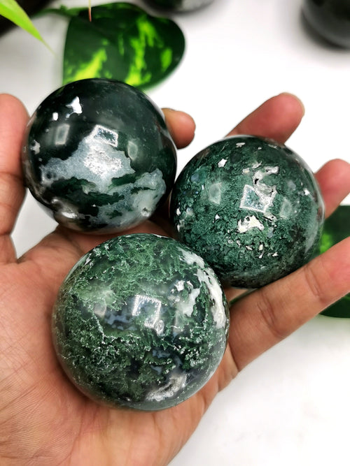 Moss Agate sphere/ball - 2 in (5 cms) diameter and 175 gms (0.385 lb) - ONE PIECE ONLY