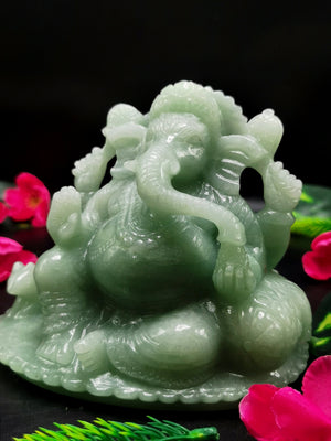 Green Aventurine gemstone Carving of Ganesh - Lord Ganesha Idol in Crystals/Gemstone - Reiki/Chakra/Healing/Energy - 5 in and 1.1 kg (2.42 lb)