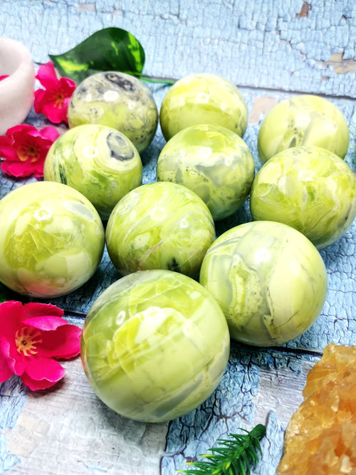 Awesome Serpentine stone sphere/ball - Energy/Reiki/Crystal Healing - 2.5 inch diameter and 215 gms (0.47 lb) -ONE PIECE ONLY