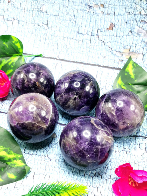 Handmade ball in amethyst stone - 2 inches diameter and 215 gms (0.47 lb) - ONE PIECE ONLY