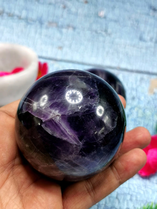 Sphere handmade in Amethyst gemstone - Energy/Reiki/Crystal Healing - 2.5 inches diameter and 325 gms (0.72 lb) - ONE PIECE ONLY