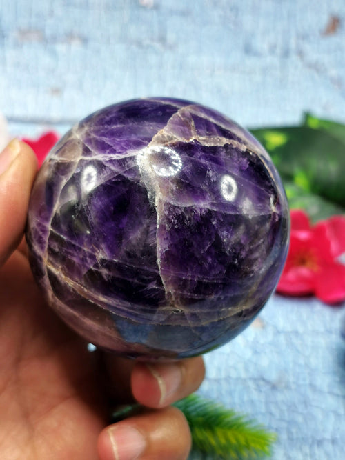 Amethyst gemstone ball - Energy/Reiki/Crystal Healing - 2.5 inches diameter and 325 gms (0.72 lb) - ONE PIECE ONLY