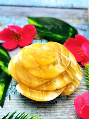 Flower carving in Yellow Aragonite - rose 2.6 inch and 175 gms (0.38 lb)