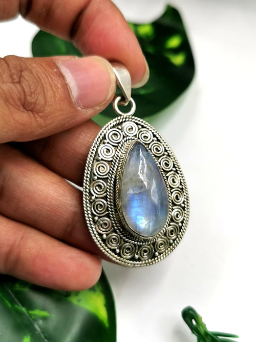 Handmade rainbow moonstone pendant in 925 sterling silver - gemstone/crystal gift |Mother's Day/engagement/wedding/anniversary/birthday gift