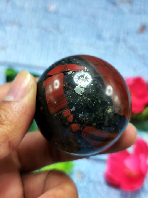 Sphere handmade in Bloodstone Jasper - 1.5 inch diameter and 125 gms (0.28 lb) -ONE PIECE ONLY