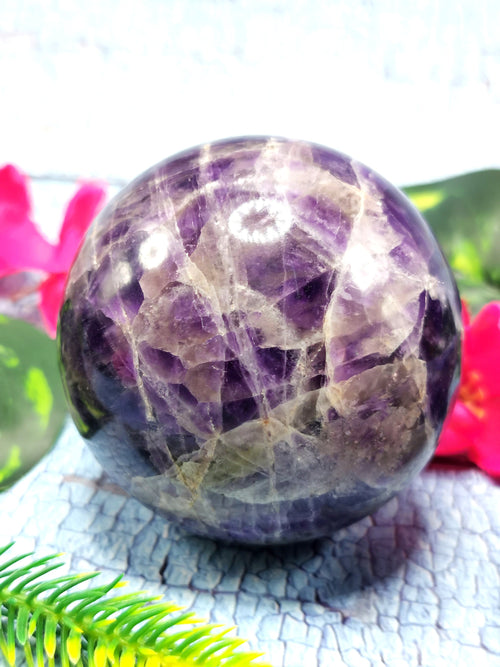 Amethyst gemstone ball - Energy/Reiki/Crystal Healing - 2.5 inches diameter and 325 gms (0.72 lb) - ONE PIECE ONLY