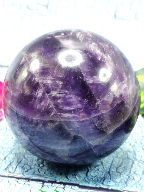 Amethyst gemstone sphere/ball - Energy/Reiki/Crystal Healing - 2.5 inches diameter and 360 gms (0.79 lb) - ONE PIECE ONLY