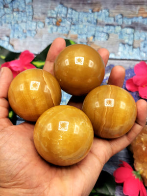 Natural yellow calcite stone sphere/ball - Energy/Reiki/Crystal - 2 inches (5 cms) diameter and 145 gms (0.32 lb) - ONE PIECE ONLY