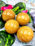 Natural yellow calcite stone sphere/ball - Energy/Reiki/Crystal - 2 inches (5 cms) diameter and 145 gms (0.32 lb) - ONE PIECE ONLY
