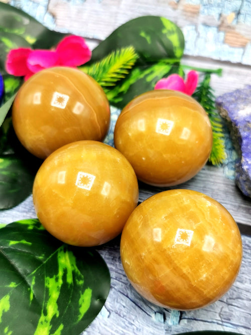 Natural yellow calcite stone sphere/ball - Energy/Reiki/Crystal - 2 inches (5 cms) diameter and 145 gms (0.32 lb) - ONE PIECE ONLY