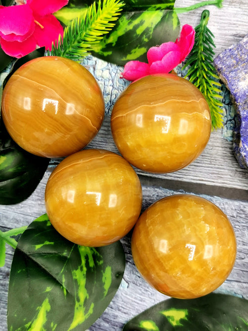 Natural yellow calcite stone sphere/ball - Energy/Reiki/Crystal - 2 inches (5 cms) diameter and 145 gms (0.32 lb) - ONE PIECE ONLY