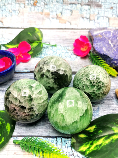 Green fluorite stone spheres - Energy/Reiki/Crystal - 2 inches (5 cms) diameter and 190 gms (0.42 lb) - ONE PIECE ONLY