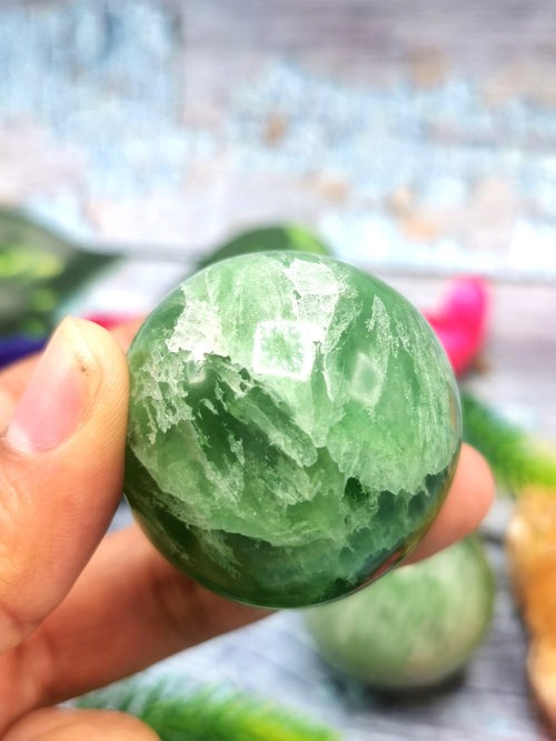 Natural green fluorite stone sphere/ball - Energy/Reiki/Crystal - 1.5 inches (3.75 cms) diameter and 100 gms - ONE PIECE ONLY