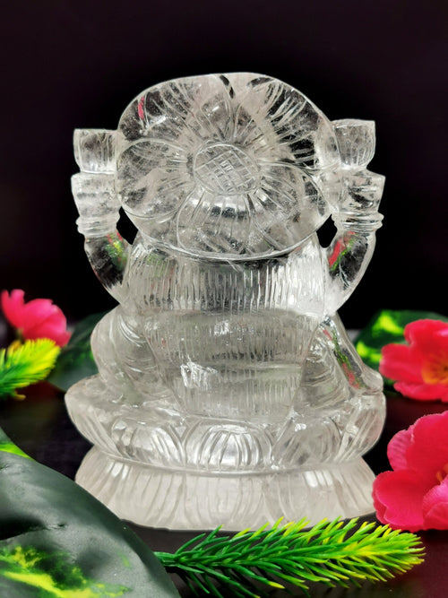 Laxmi handmade carving in clear quartz - 4.5 inches and 695 gms (1.53 lb) - Gemstone/crystal carvings for home decor