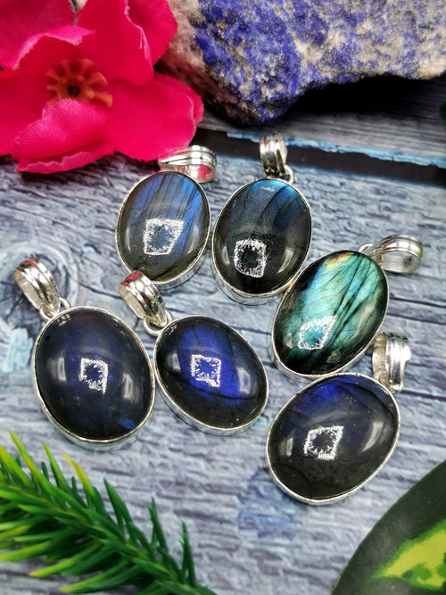 Exquisite Labradorite Pendant in German Silver - crystal/gemstone jewelry| Mother's Day/birthday/engagement/wedding/anniversary gift