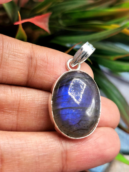 Exquisite Labradorite Pendant in German Silver - crystal/gemstone jewelry| Mother's Day/birthday/engagement/wedding/anniversary gift