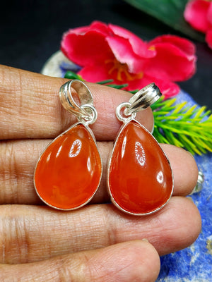 Beautiful Carnelian Pendant in german silver- crystal/gemstone jewelry| Mother's Day/birthday/engagement/wedding/anniversary gift