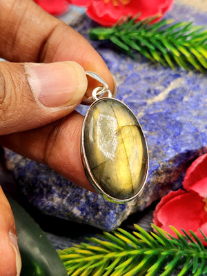 Beautiful Labradorite Pendant in German Silver with 2 micron silver coating - crystal/gemstone jewelry| Mother's Day/birthday/engagement/wedding/anniversary gift