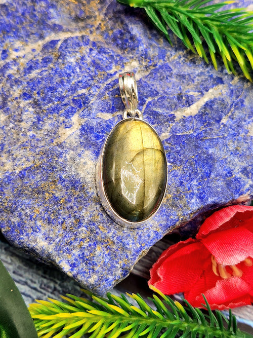 Beautiful Labradorite Pendant in German Silver with 2 micron silver coating - crystal/gemstone jewelry| Mother's Day/birthday/engagement/wedding/anniversary gift