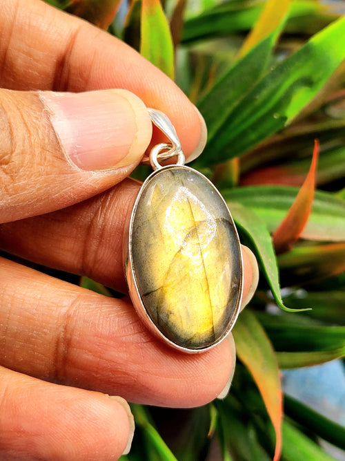 Beautiful Labradorite Pendant in German Silver with 2 micron silver coating - crystal/gemstone jewelry| Mother's Day/birthday/engagement/wedding/anniversary gift