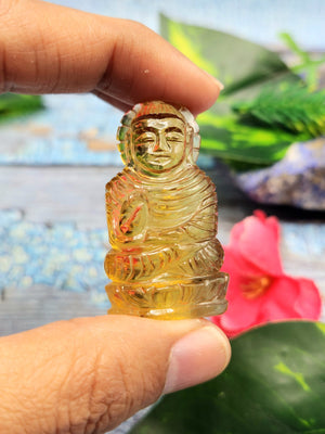 Crystal Citrine Buddha carving - handmade statue of serene and meditating Lord Buddha - crystal/reiki/chakra - 1.7 inches and 91 carats