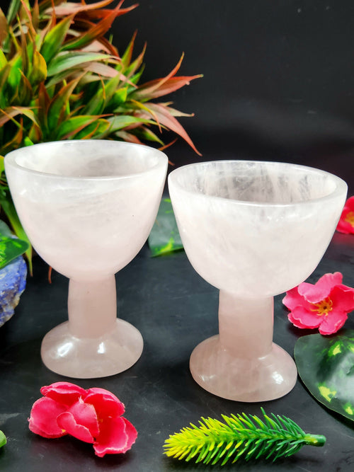 Beautiful crystal wine glass in rose quartz stone - ONLY 1 PIECE