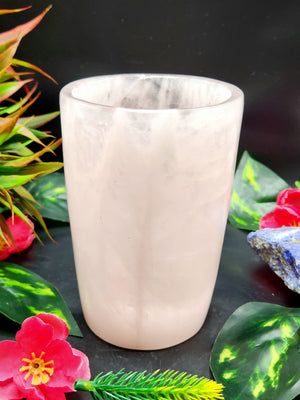 Beautiful one gemstone goblet in rose quartz stone - crystals and gemstones - reiki/chakra/healing/energy - 5 inches and 660 gms (1.45 lb)