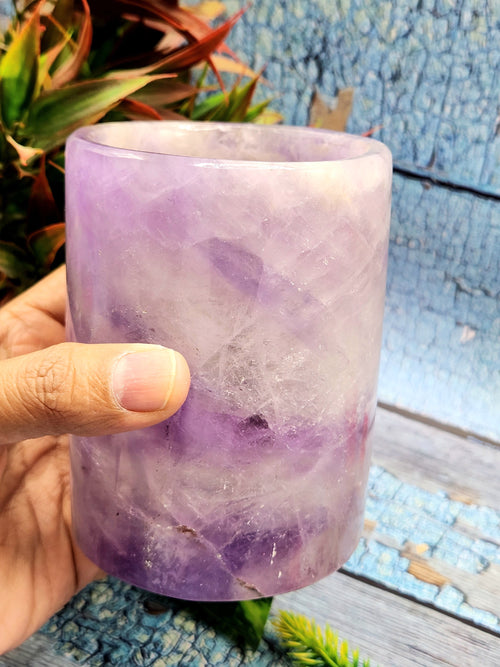Crystal goblet in light amethyst stone - 4 inches and 650 gms (1.76 lb) - ONLY 1 PIECE