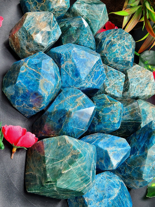 Blue Apatite free forms lot of 17 pieces -reiki/energy/chakra/healing - 2 to 4 inches and 5.69 kg (12.52 lb)