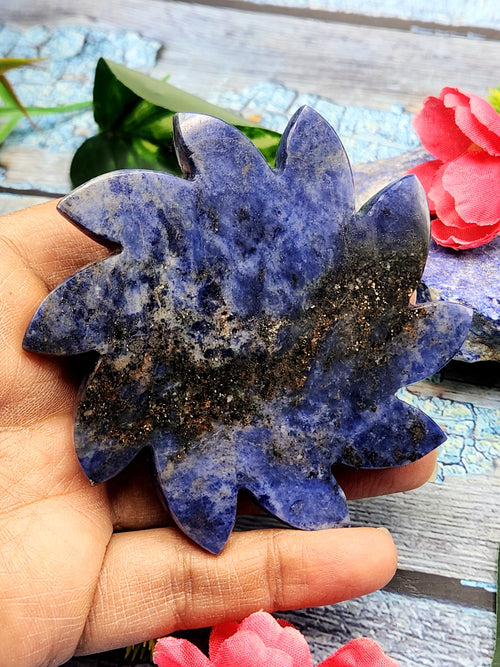 Sodalite natural stone hand carving of Sun - crystal/reiki/chakra/healing - 3.5 inches diameter and 165 gms weight