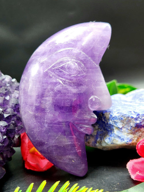 Amethyst crystal hand carving of crescent moon - crystal/reiki/chakra/healing - 3 inches and 125 gms weight