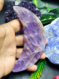Amethyst natural stone hand carving of crescent moon - crystal/reiki/chakra/healing - 4 inches and 122 gms weight