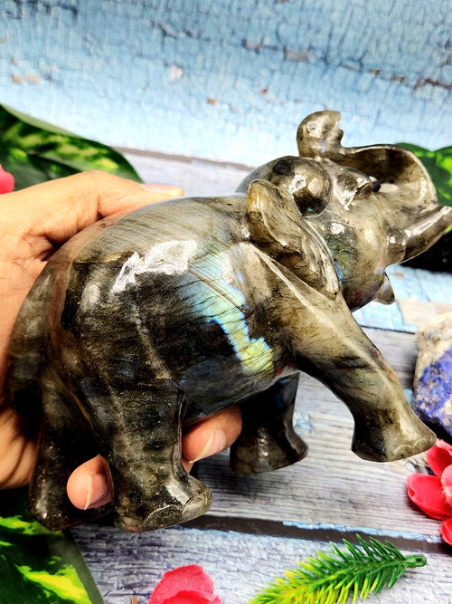 Labradorite Haathi - carving of Elephant with beautiful flash - Elephant gifts, Animal figurines and hand carvings in labradorite - 4.5 inches