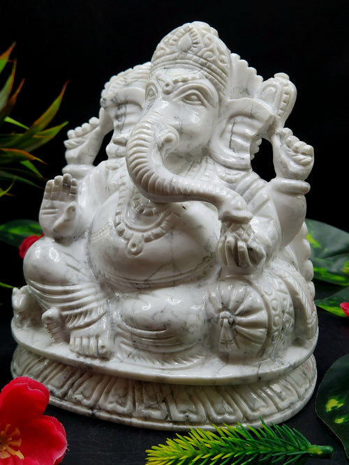 Howlite gemstone crystal Handmade Carving of Ganesh - Lord Ganesha Idol | Sculpture | Murti in Crystals -Reiki/Chakra/Healing -6 inches and 2.65 kg (5.83 lb)