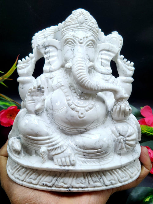 Howlite gemstone crystal Handmade Carving of Ganesh - Lord Ganesha Idol | Sculpture | Murti in Crystals -Reiki/Chakra/Healing -6 inches and 2.65 kg (5.83 lb)