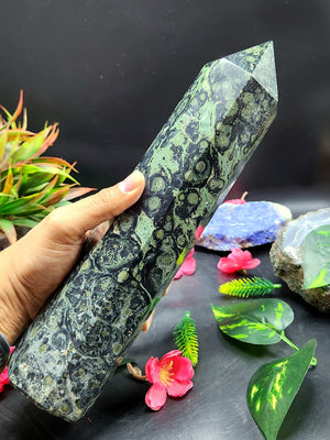 Large 6-face Kambaba Jasper point/wand/tower -handmade carvings - energy/chakra/reiki - 12 in (30 cms) height and 2.29 kg (5.04 lb)