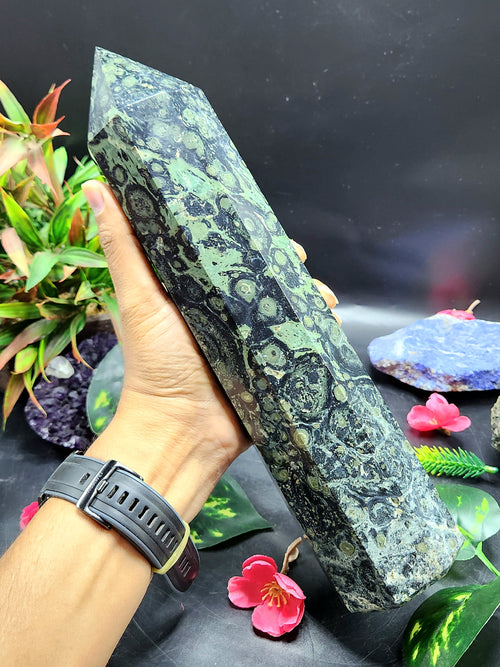 Large 6-face Kambaba Jasper point/wand/tower -handmade carvings - energy/chakra/reiki - 12 in (30 cms) height and 2.29 kg (5.04 lb)