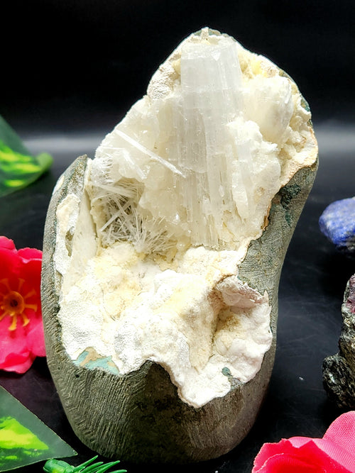 Scolecite natural free form cave - reiki/energy/chakra/healing - 4 inches and 385 gms (0.85 lb)